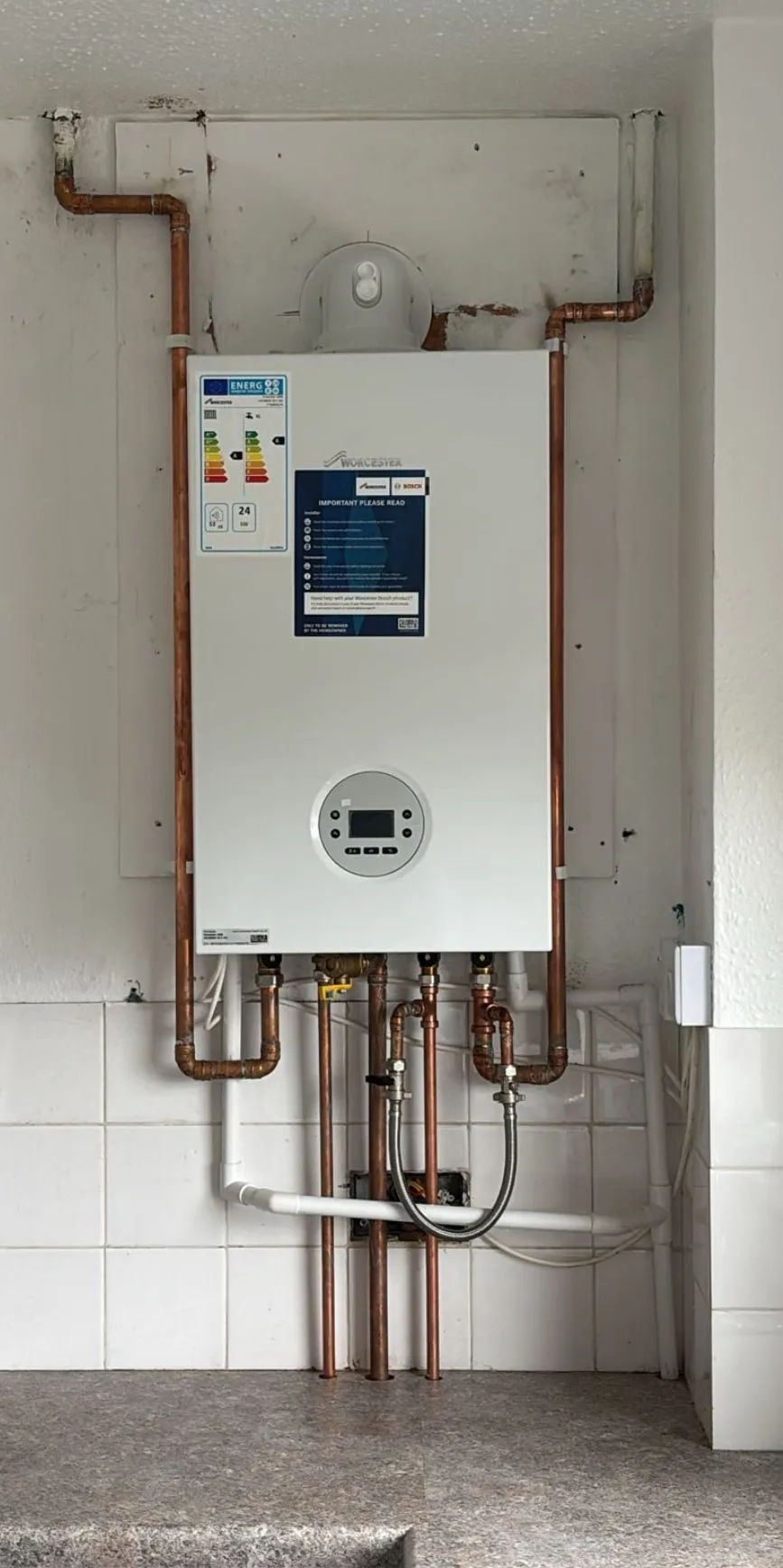 Expertly installed Worcester Bosch gas boiler with robust copper piping system