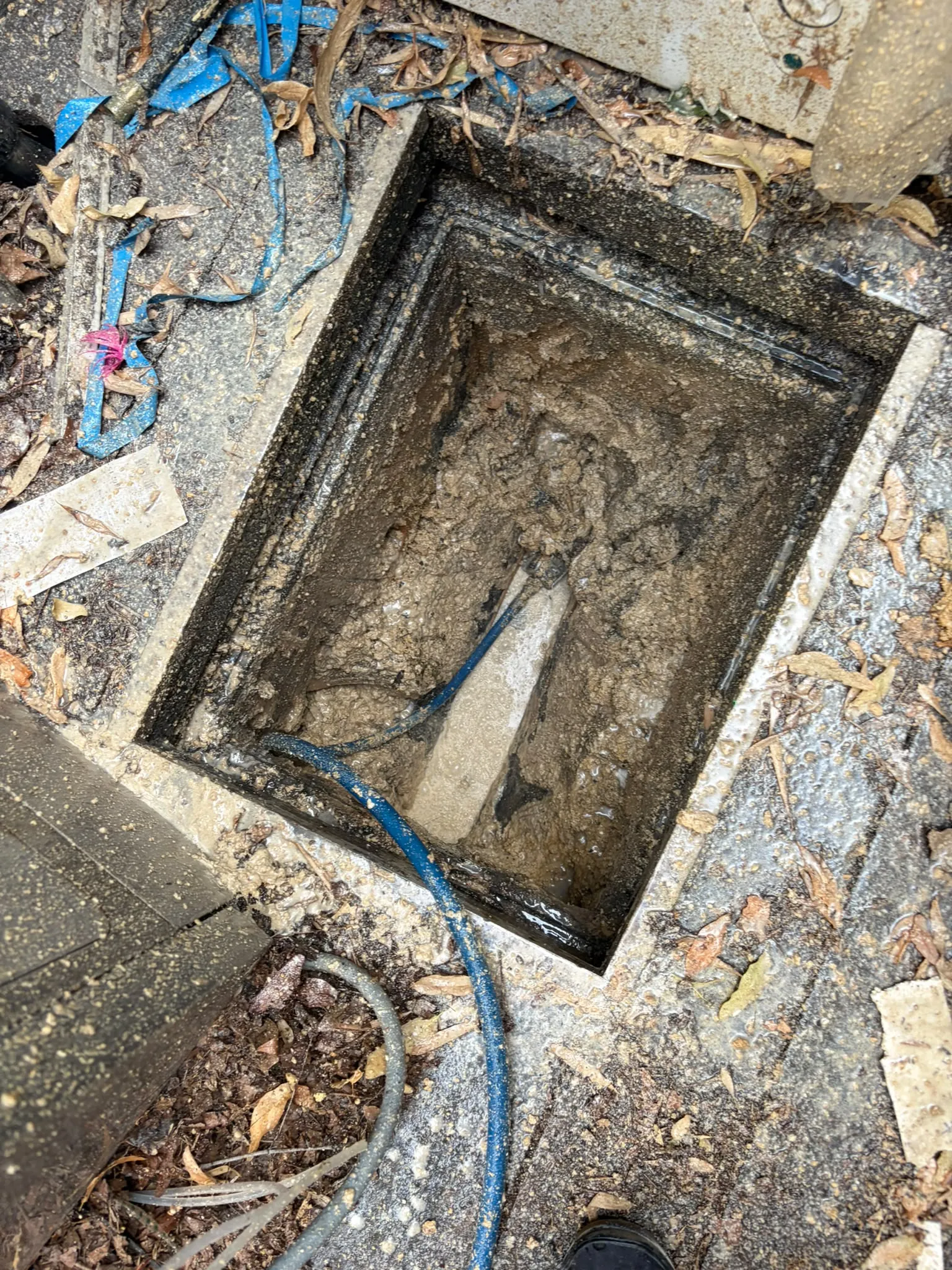 Emergency Drain Unblocking by Simply drainage 24-7
