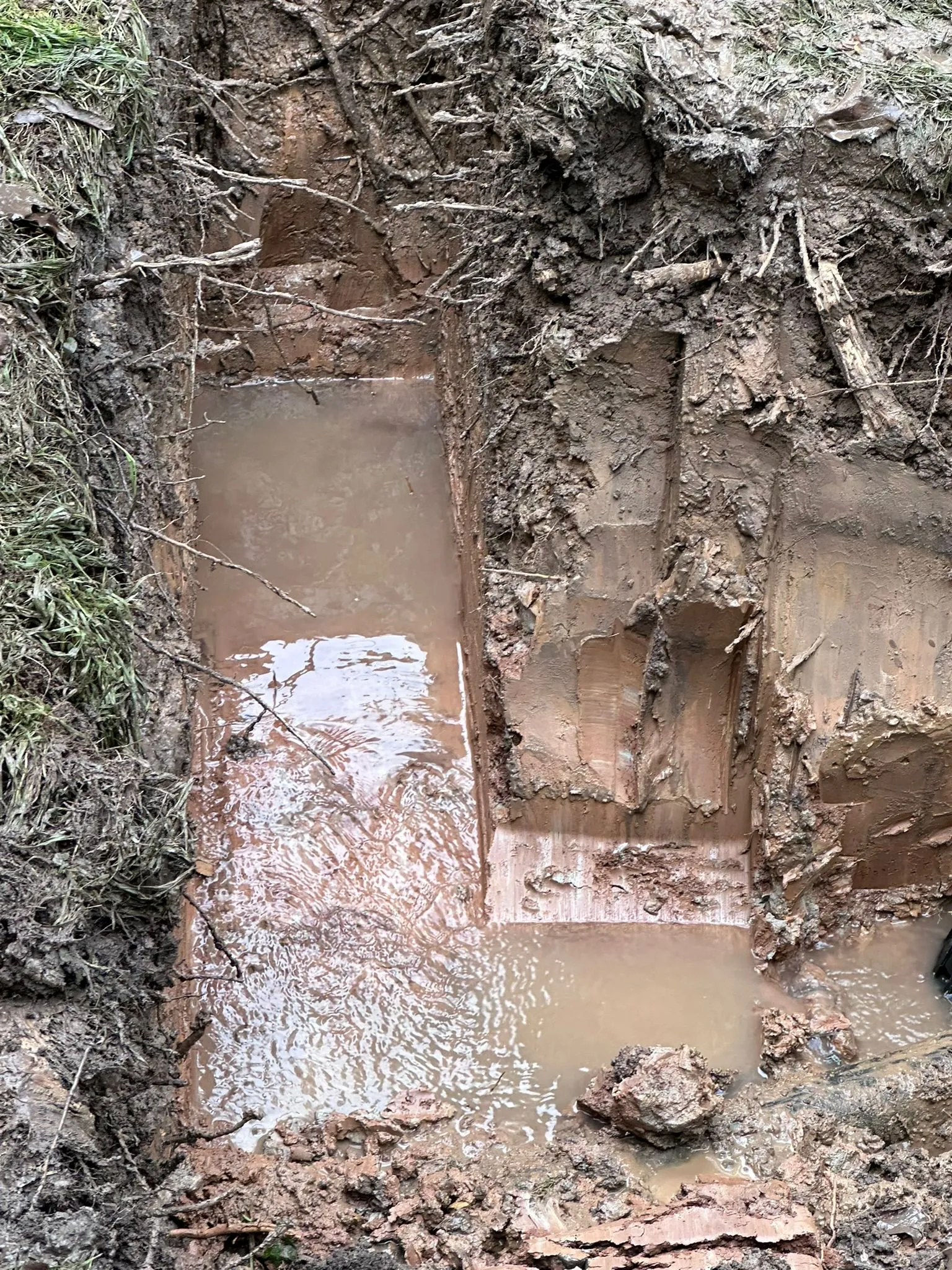 Burst Pipe Repairs by I Dig Drains and Water Mains
