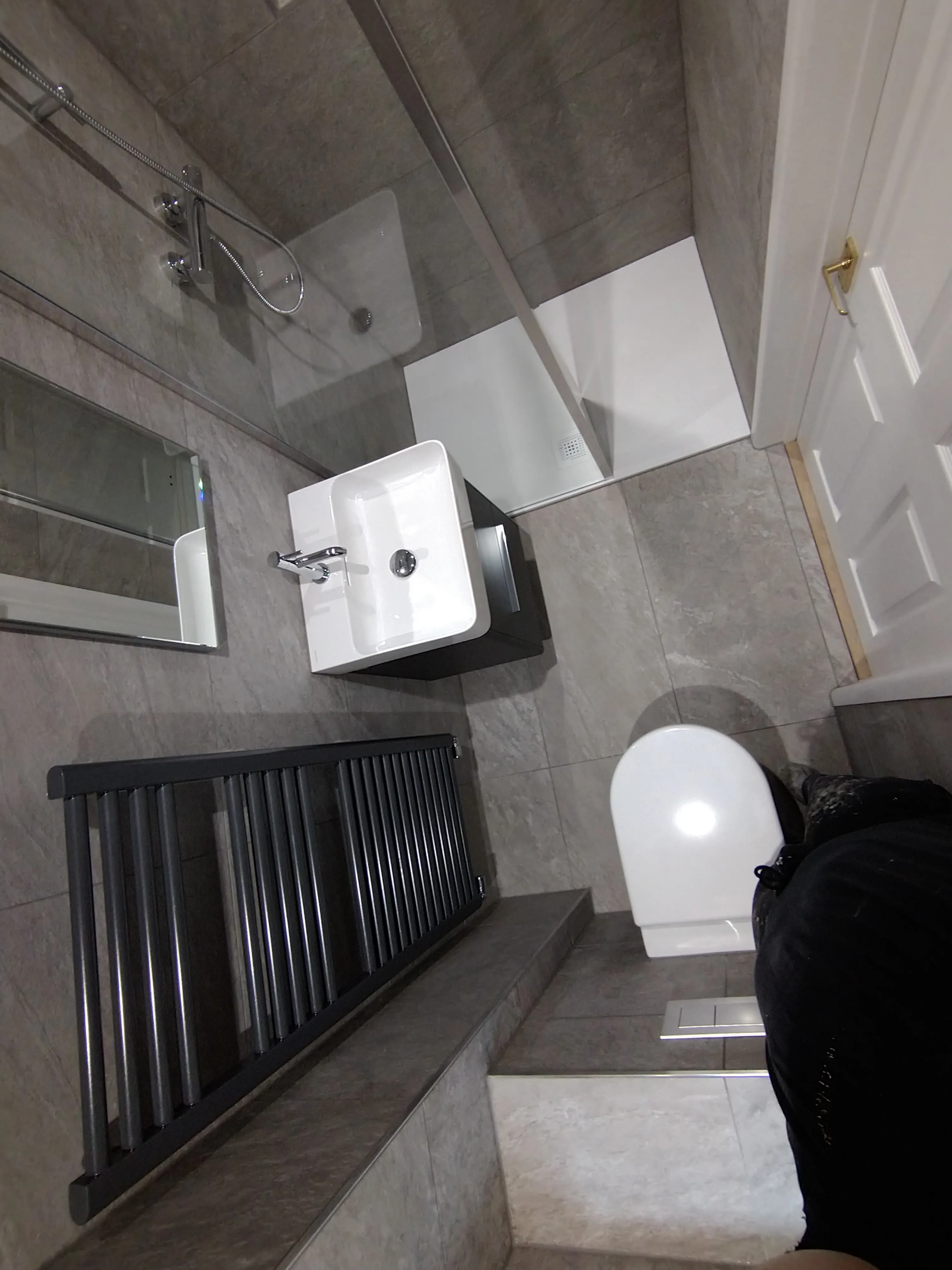 Bespoke luxury walk-in shower installation in Plymouth by Sands & Vossen.