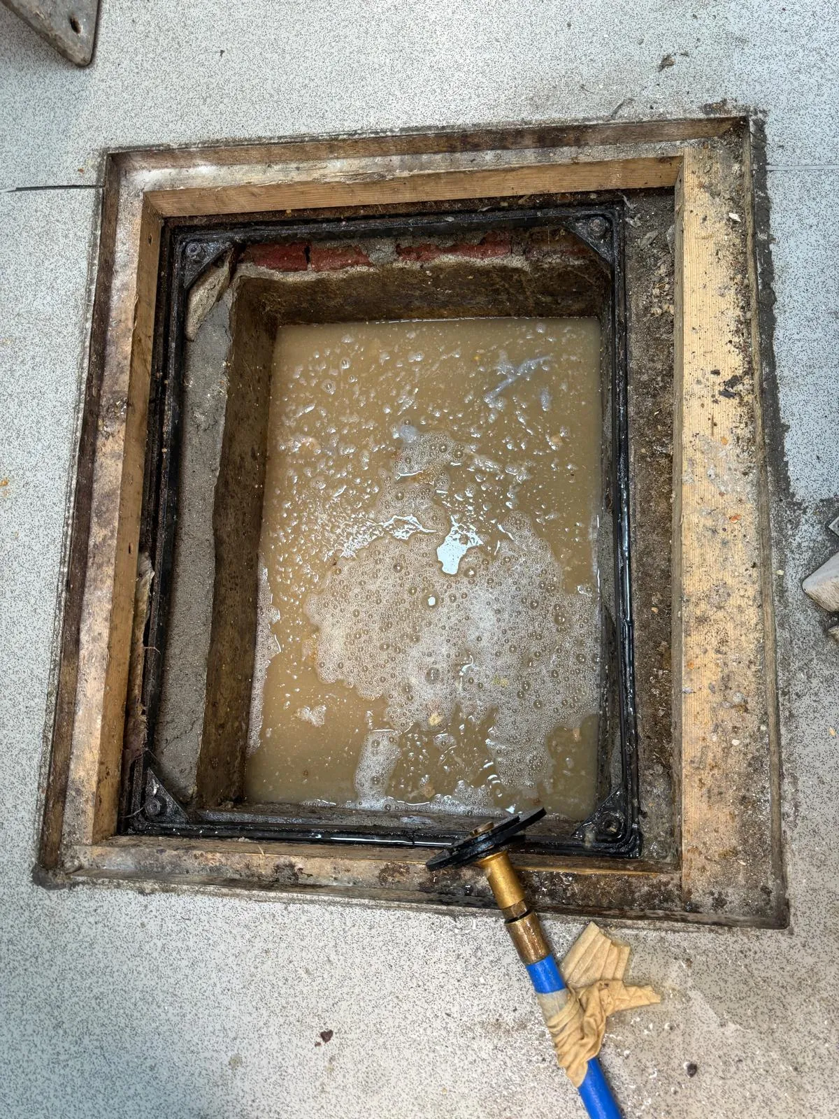 24/7 Emergency Unblocking service by Devon and Cornwall Drainage