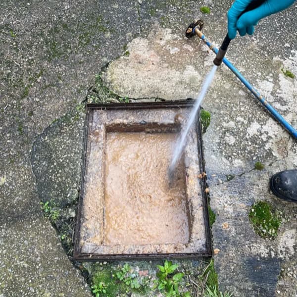 Emergency Drain Unblocking by Drain Medics