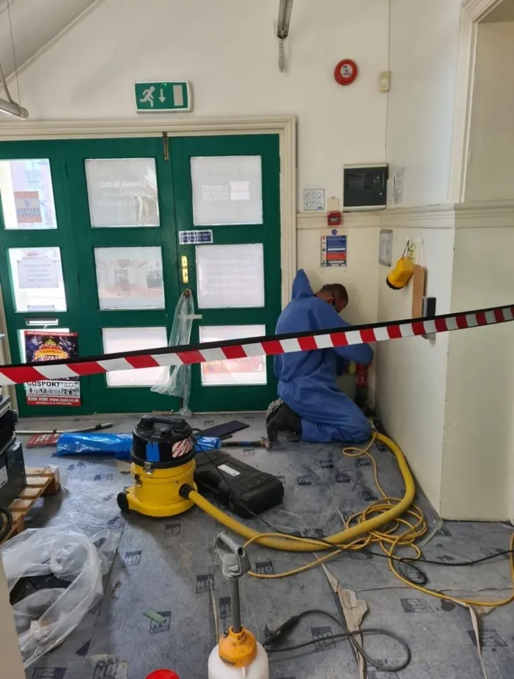 Stay Safe Environmental specialist performing safe internal asbestos removal in a commercial property in Southampton, Hampshire.