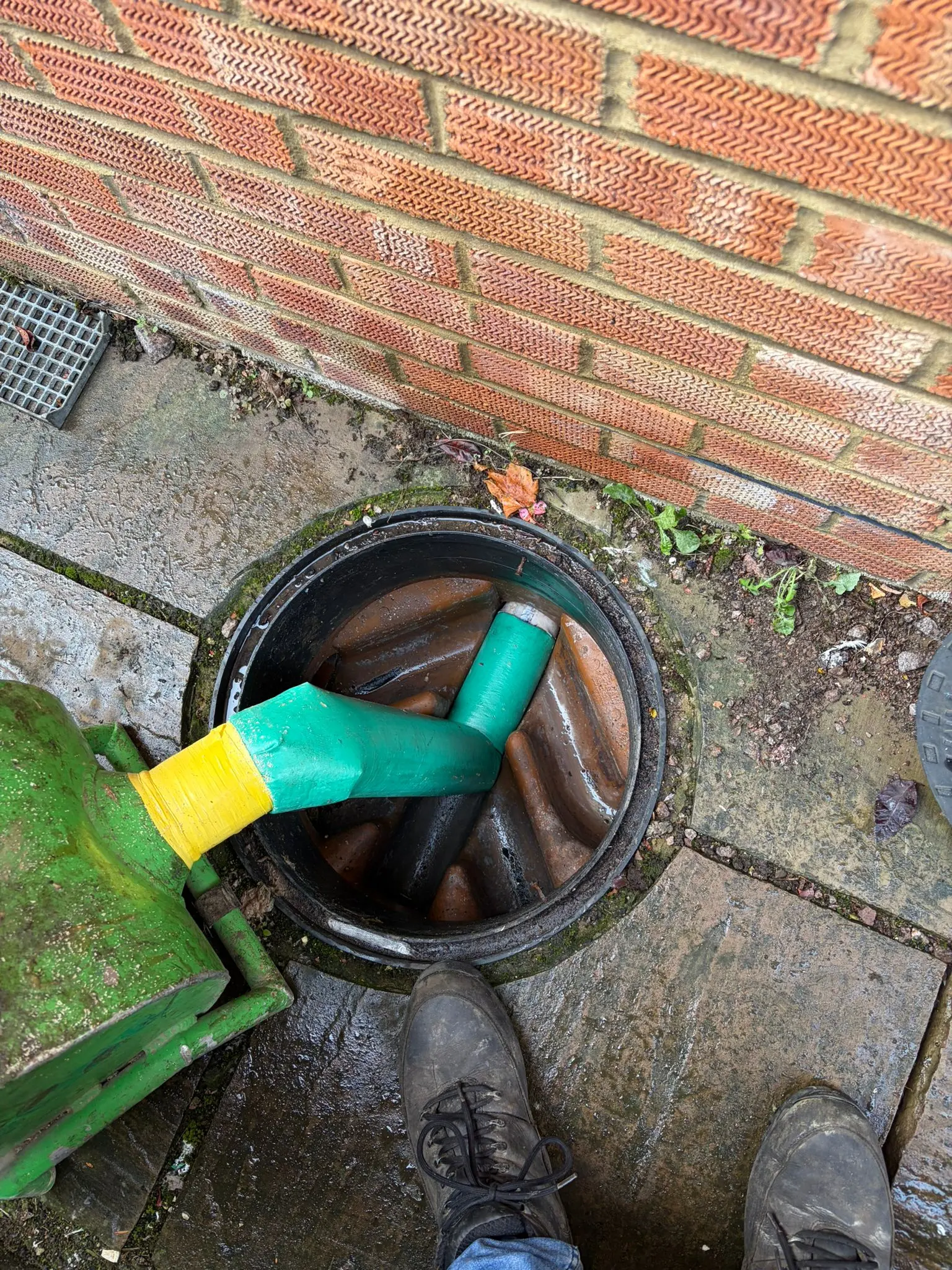 No-dig drain repair and pipe lining service being carried out by Buckinghamshire & Berkshire Drainage in Slough.