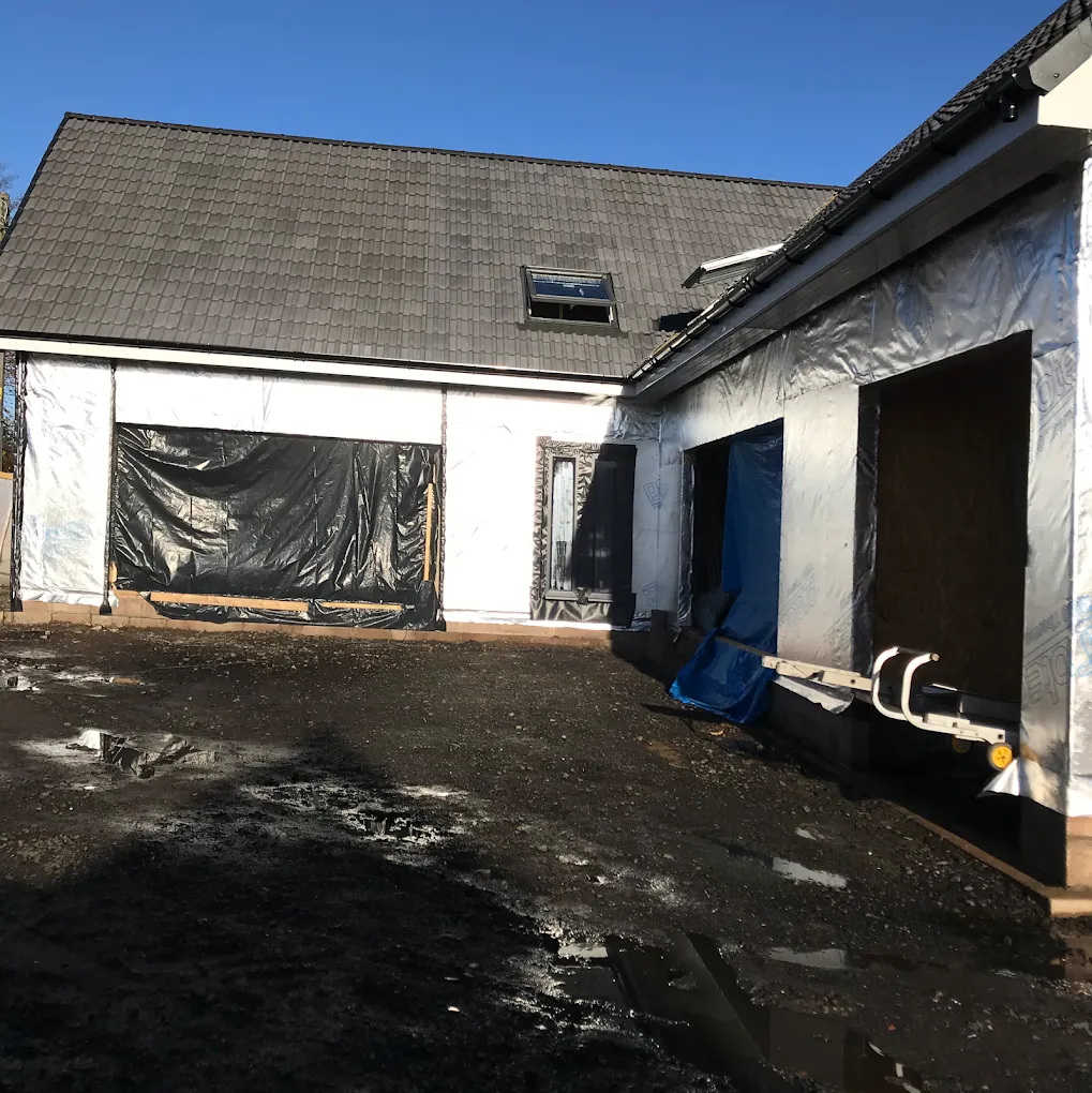 New roof installation and extension construction project by Gordon Gardiner Slater & Plasterer in Lanark.